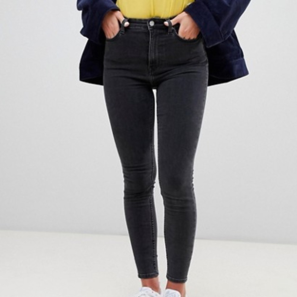Black skinny jeans